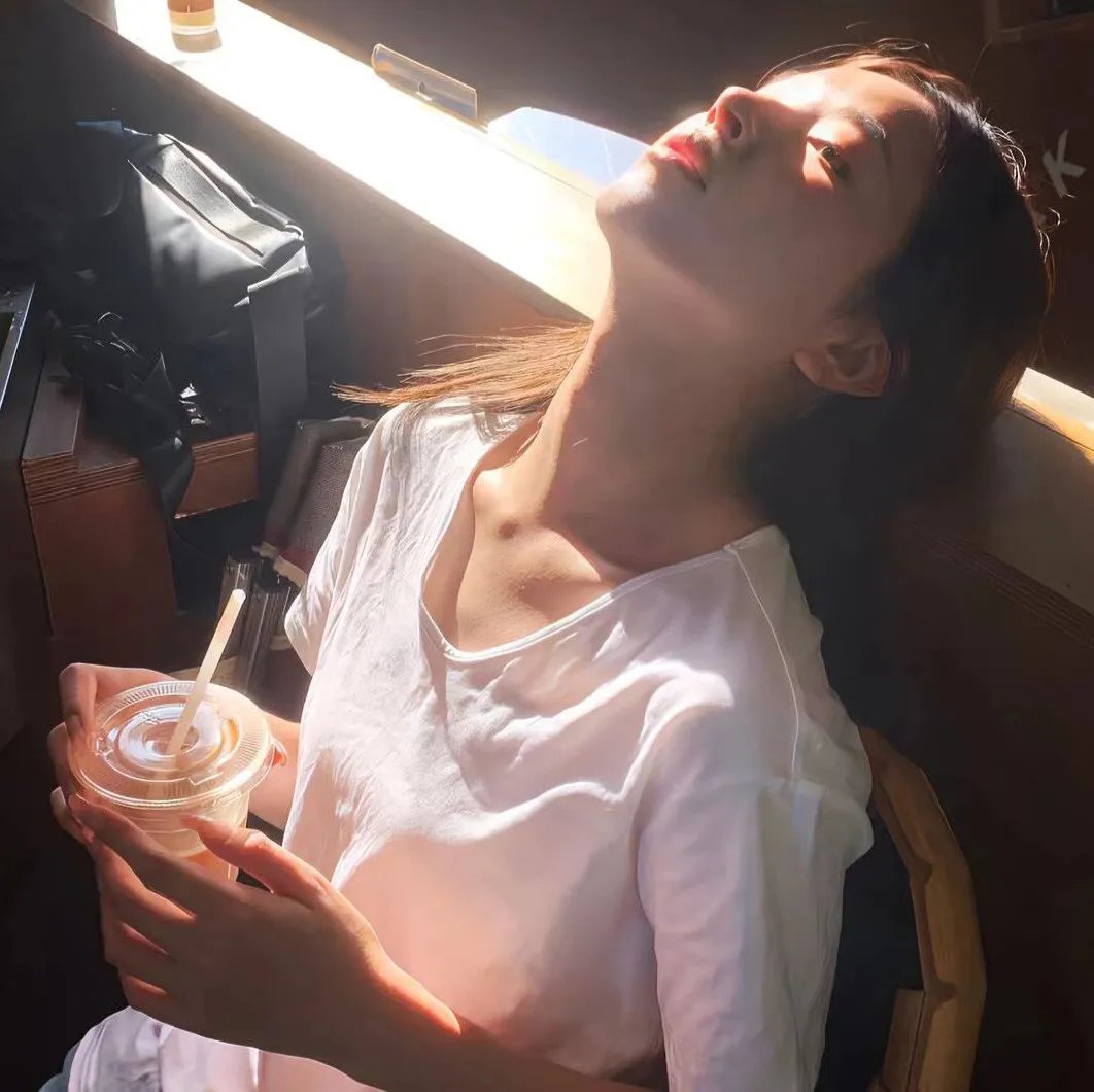 蒂拉和兰妮劫火车